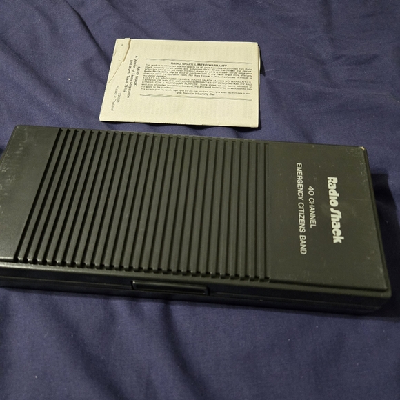 RADIO SHACK 40-CHANNEL ROAD EMERGENCY 2-WAY CB RADIO TRC-463, Untested Vintage - Picture 4 of 6